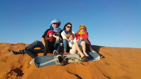 Отель Sahara Nomad Camp Мерзуга Экстерьер фото
